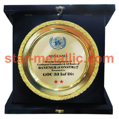 Metal plate folding crest