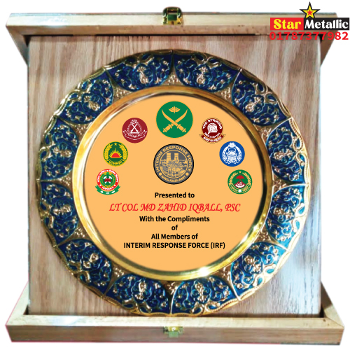 VIP Wooden box crest