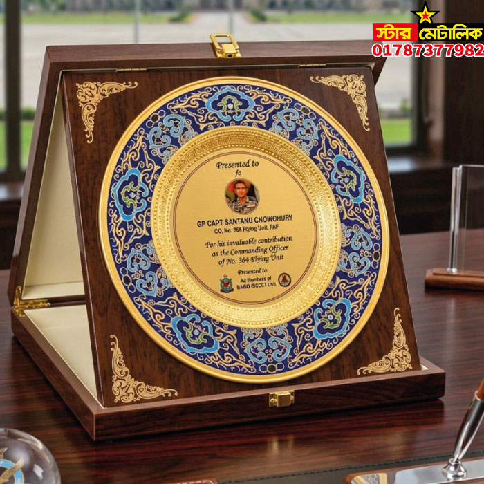 VIP wooden folding box award crest